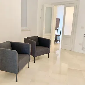 https://federiciano-white-house-bari-center.barihotels.org