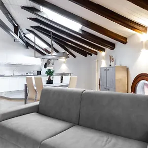 https://attic-floor-venice-apartment.hotelslidodijesolo.com
